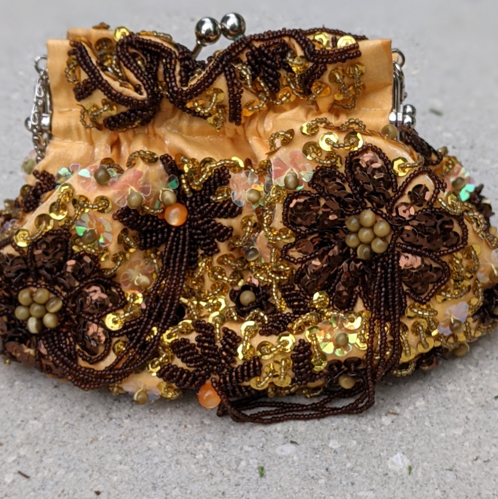 Evening beaded clutch gold sequin shoulder chain